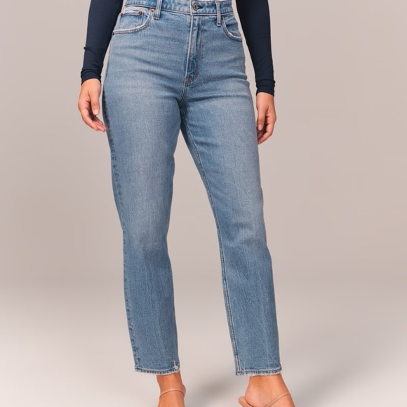 Abercrombie and Fitch, the Mom high-rise jeans straight leg size 27 - Picture 15 of 16
